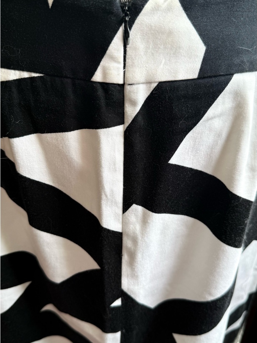 Black & White Geometric Pencil Skirt - Picture 2 of 6
